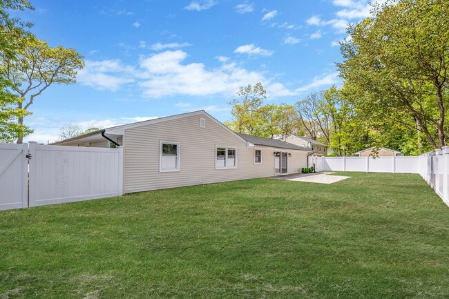 Building Photo - 1335 Stony Brook Rd