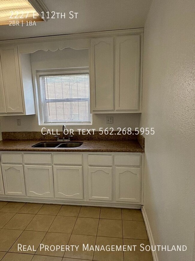 Building Photo - 1 Bedroom available now in Los Angeles!!