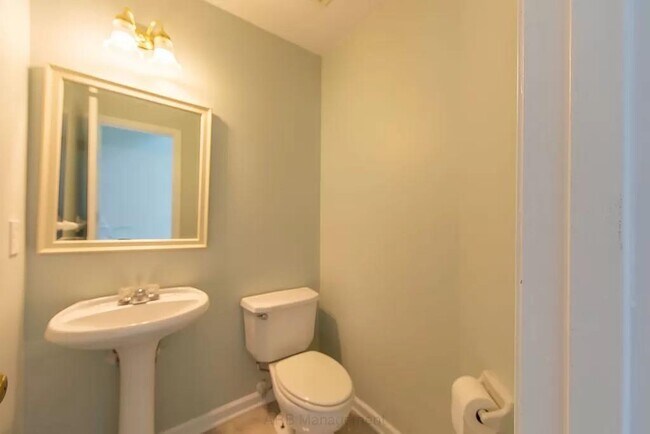 Building Photo - 3985 Shallowford Green Ct