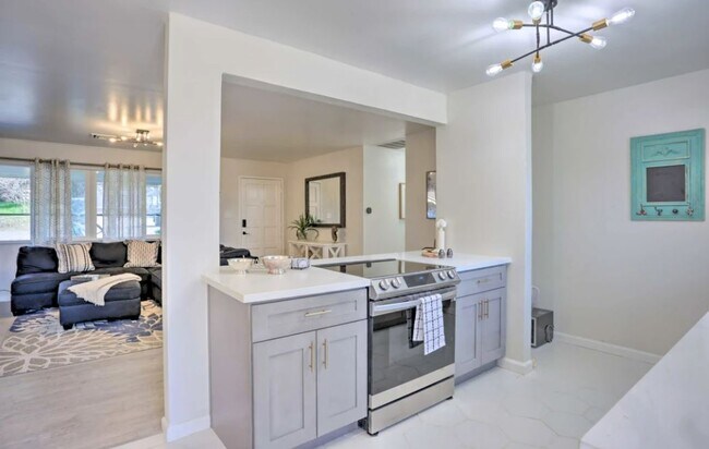 Building Photo - 40902 Ely Way