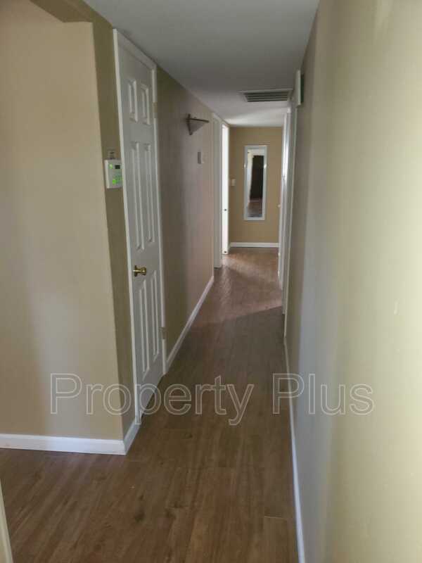 Building Photo - 5332 N 82nd St