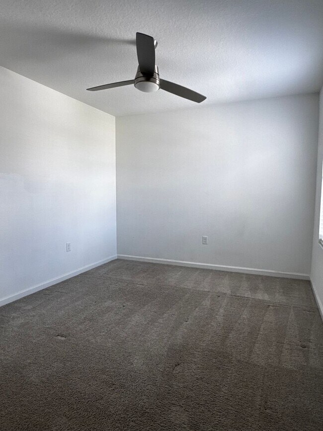 Building Photo - Spacios 4 Bedroom Home for Rent in Orlando - Available NOW!