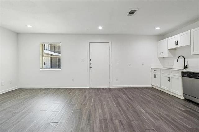 Building Photo - 321 E 8th St