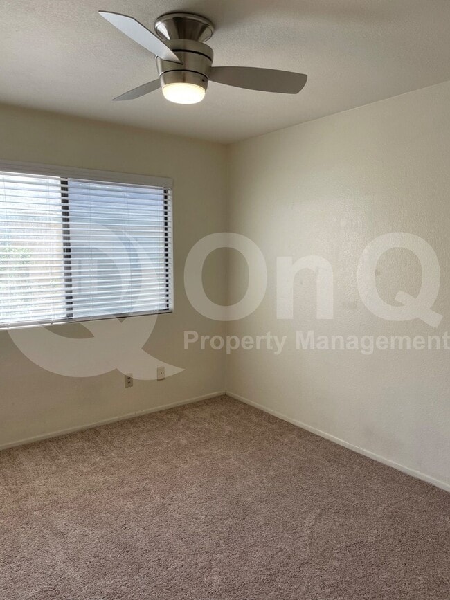 Building Photo - 3117 E Oasis De Palmeras