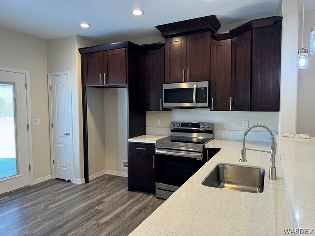 Building Photo - 5079 S Jacaranda Pl