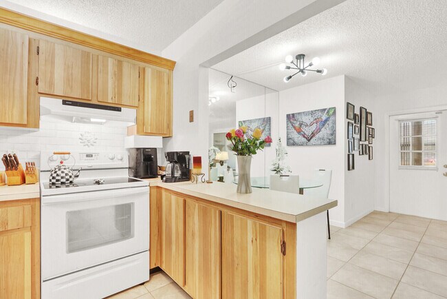 Building Photo - 309 Knotty Pine Cir