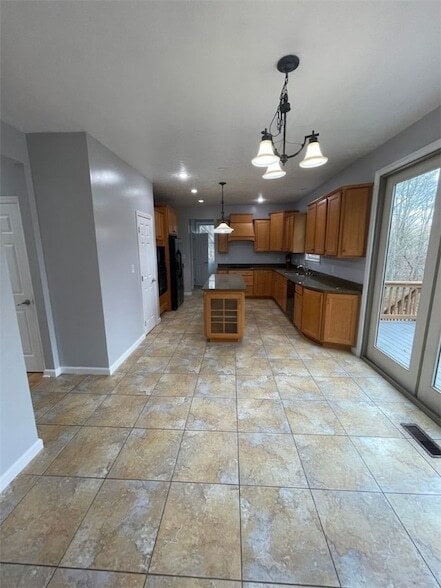 Building Photo - 1513 King Henry Dr