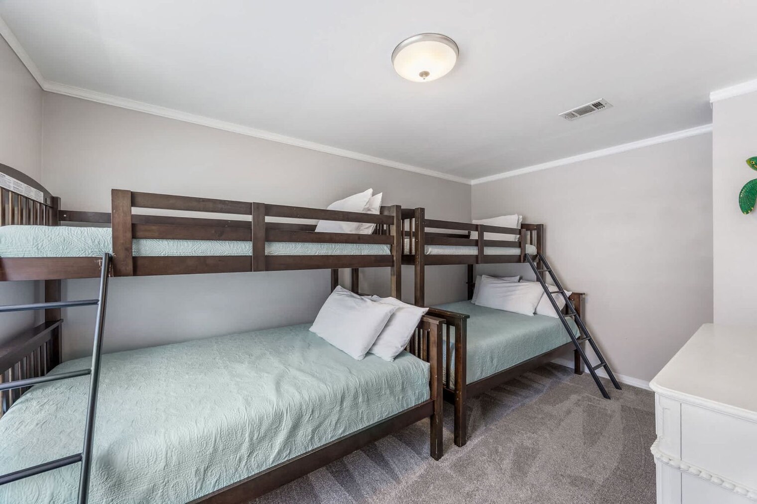 Building Photo - 4496 Luke Ave