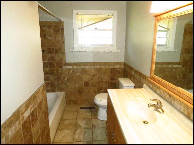 Building Photo - 9900 Pinnacle Valley Rd