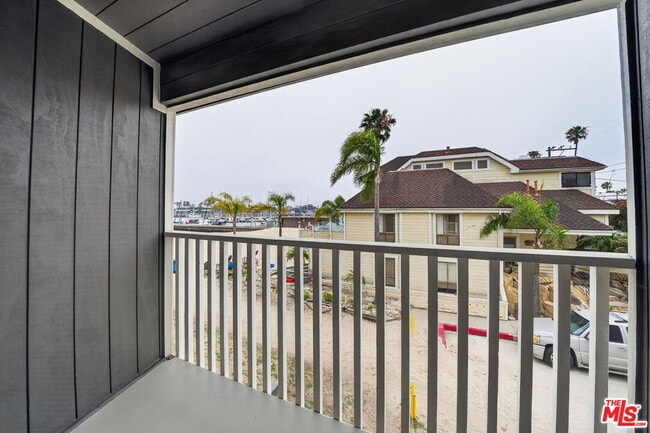 Building Photo - 6819 E Ocean Blvd