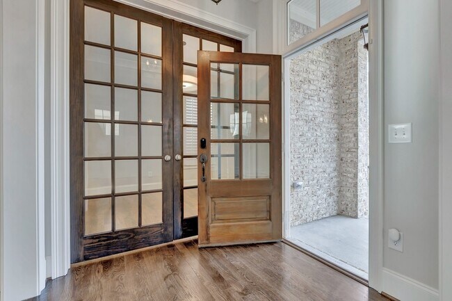 Building Photo - 4031 General Martin Ln