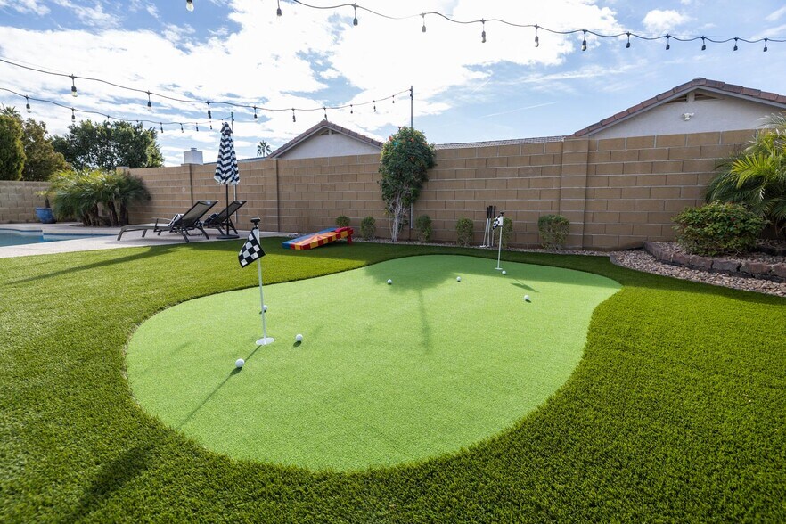 Putting Green in Backyard - 413 E Harwell Rd