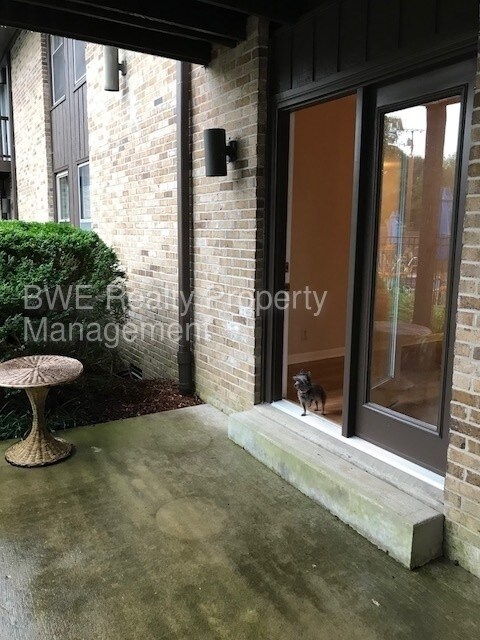 Building Photo - Whitland Place 1 bedroom Condo