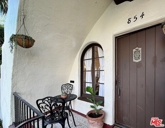 Building Photo - 854 4th St