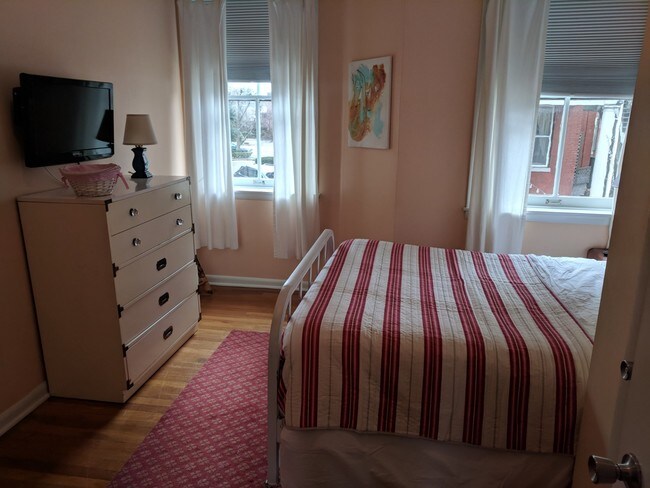 Building Photo - 1027 Cherokee Rd