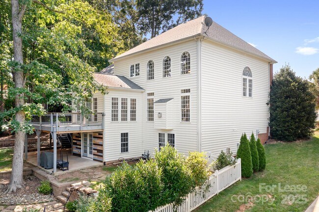 Building Photo - 20428 Marblehead Ct