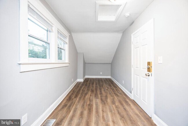 Building Photo - 2909 Echodale Ave