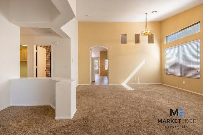 Building Photo - 3Bed/2Bath House at Litchfield Rd/Camelbac...