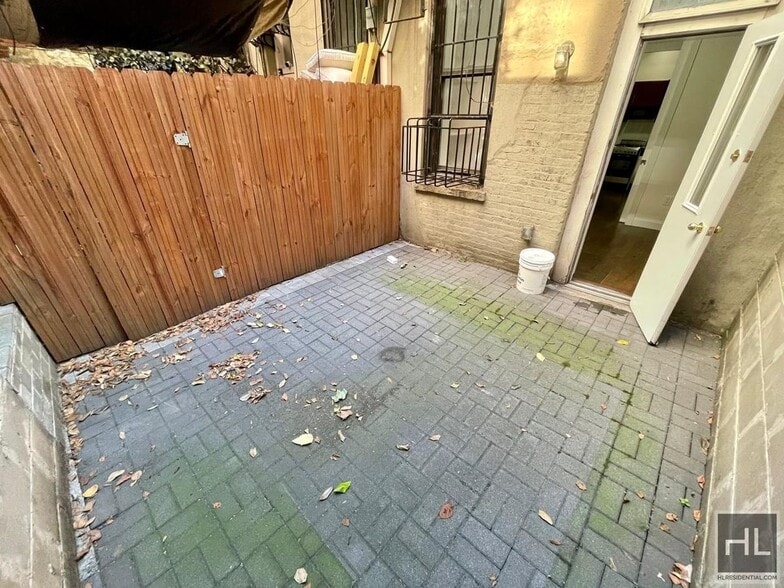 Building Photo - MOTT STREET