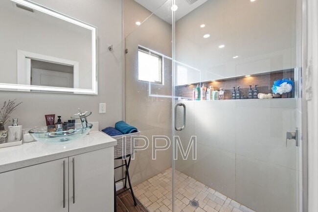 Building Photo - 30816 Muraya St