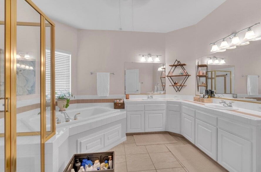 Building Photo - 8639 N Talladega Way