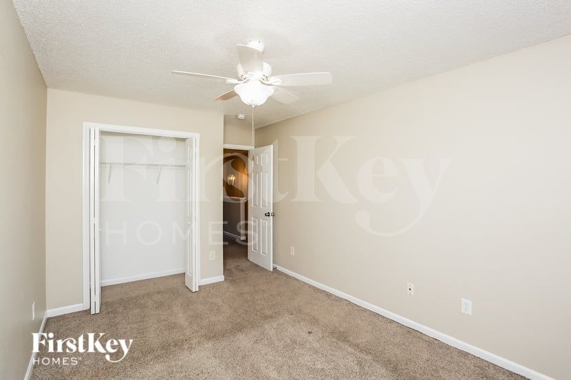 Building Photo - 5971 Liverpool Ln