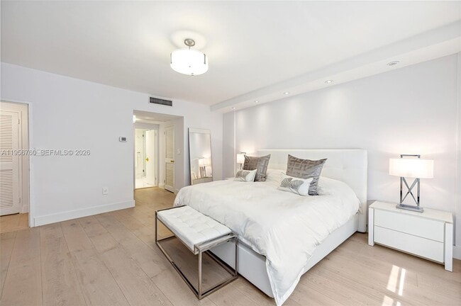 Building Photo - 5255 Collins Ave