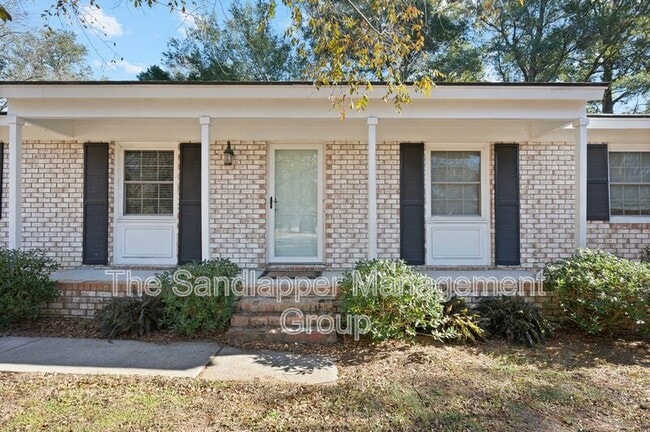 Building Photo - 628 Highwood Cir