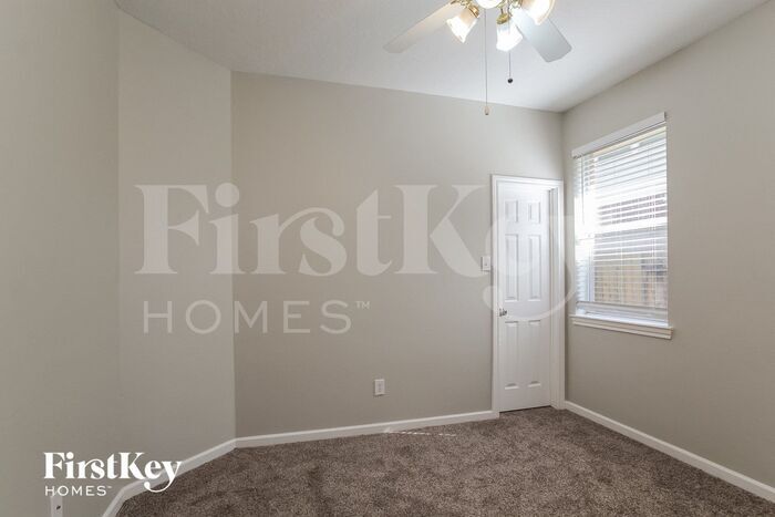 Building Photo - 6319 Upper Lake Dr