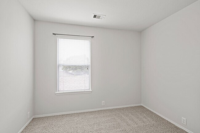Building Photo - 23611 Wildwood Green Way