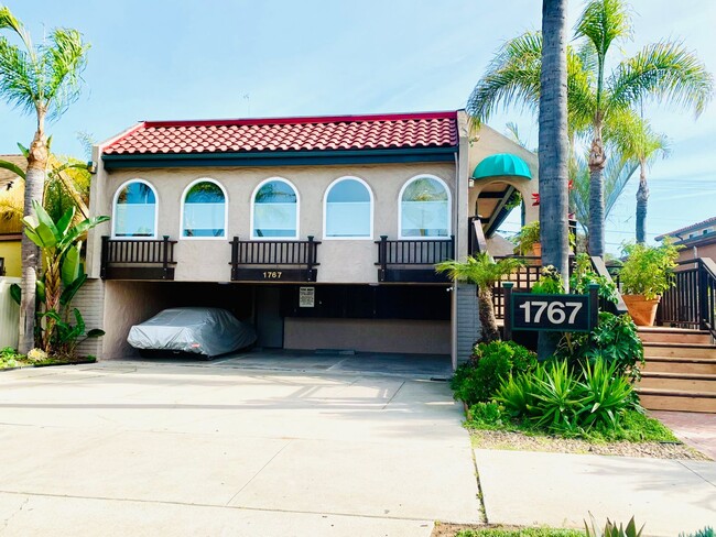 Building Photo - LIVE NEAR THE BEACH & MISSION BAY! 1BD/1BA...