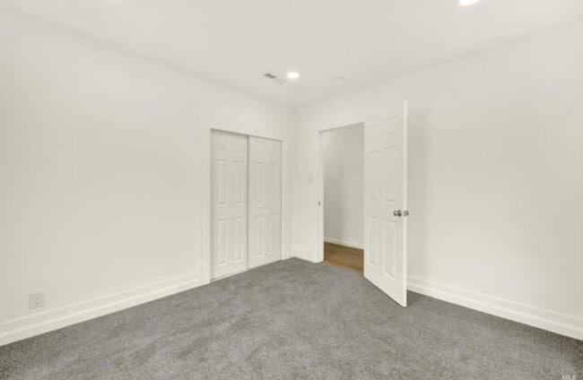 Building Photo - 324 Ohio St