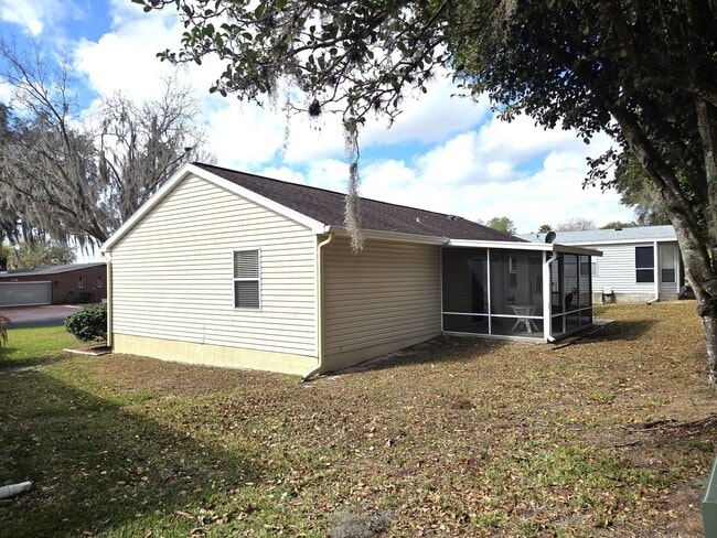 Building Photo - 739 Heathrow Ave