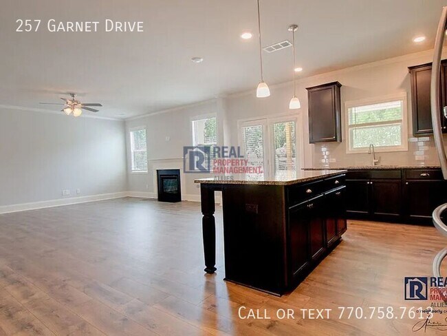 Building Photo - 257 Garnet Dr