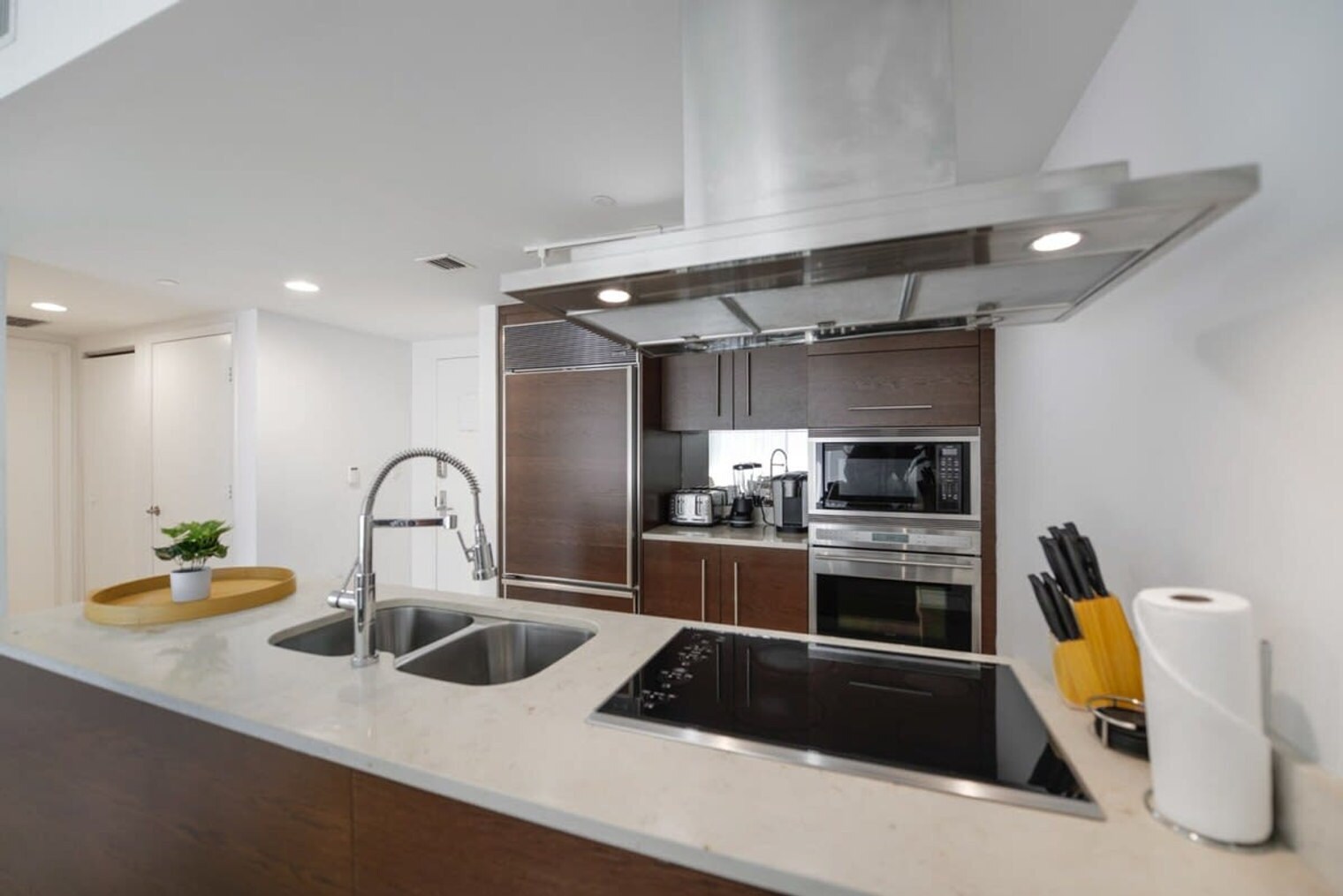 Building Photo - 485 Brickell Ave