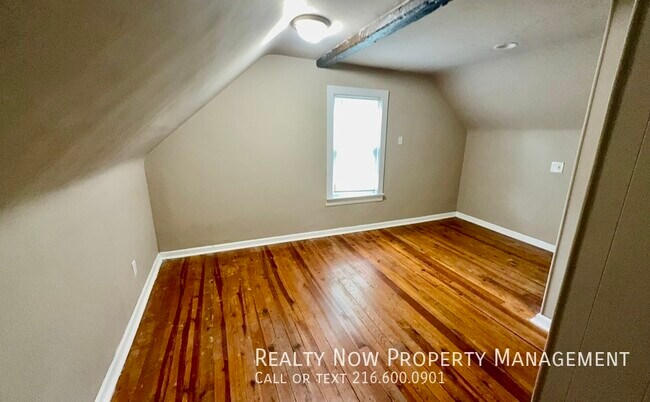 Building Photo - 3638 Glencairn Rd