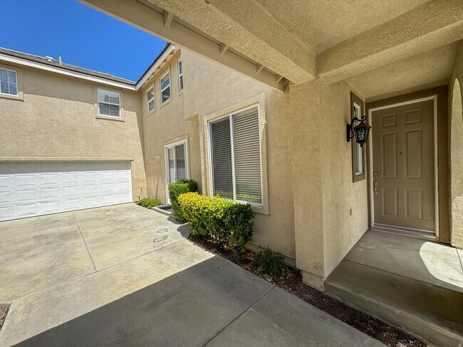 Building Photo - 4 Bedroom home available for Lease in Cent...