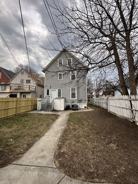 Building Photo - 2761 N Booth St