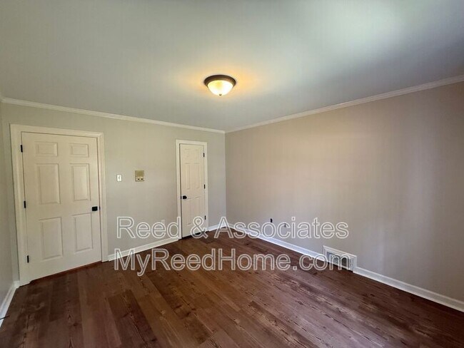 Building Photo - 2144 Gorham Pl