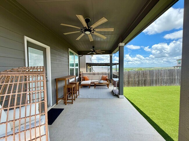 Building Photo - Exceptional 4BR, 3BA Home in Desirable Knox Ridge