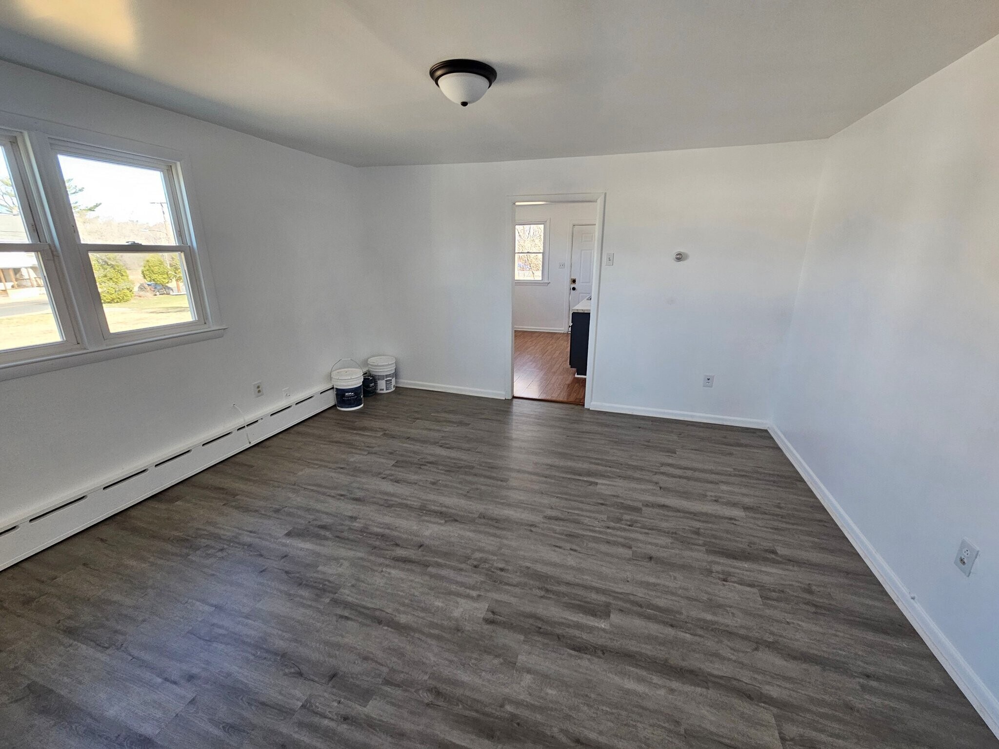 Building Photo - 15-17-17 E Main St