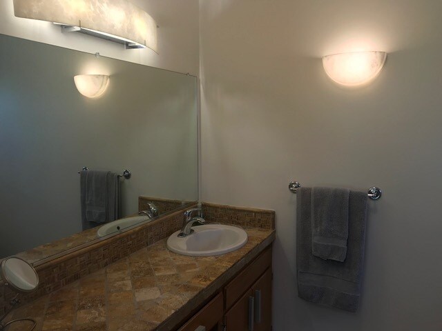 Building Photo - 447 Scenic Dr