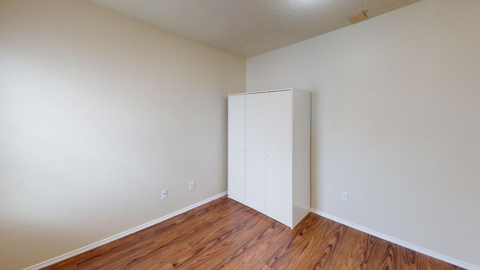 Building Photo - 8101 Flowertree Dr