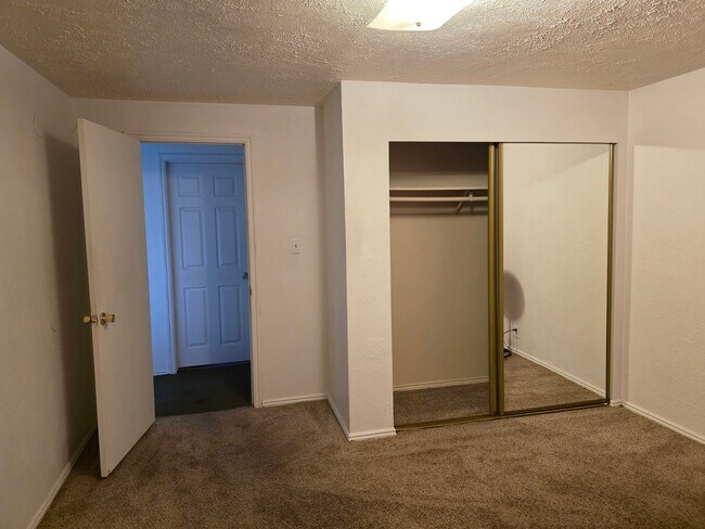 Building Photo - 6337 S Dixie Dr