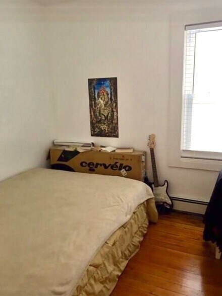 Building Photo - 159 Brook St