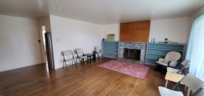 Building Photo - Country Living Byron/Tracy 3 Bedroom Count...