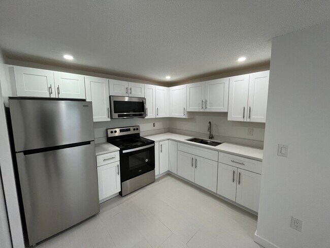 Building Photo - 1511 Suponic Ave