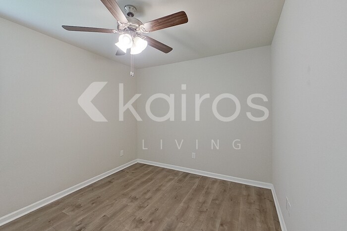 Building Photo - 402 Mango Dr