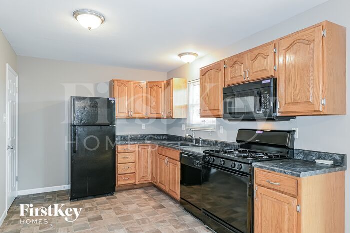 Building Photo - 2585 Teakwood Manor Dr
