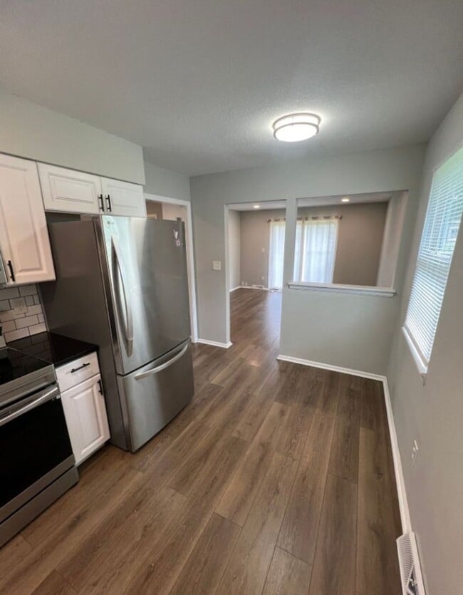 Building Photo - Coming Soon: Updated 3 Bedroom Duplex with...